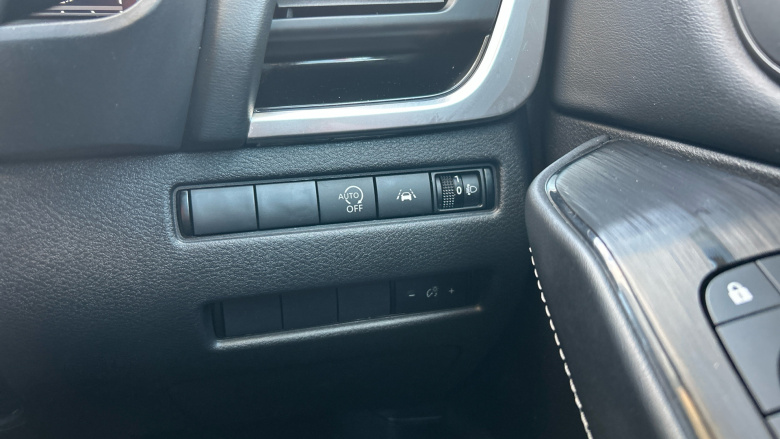 Nissan Qashqai 1.3 DiG-T MH N-Connecta 5dr Petrol Hatchback